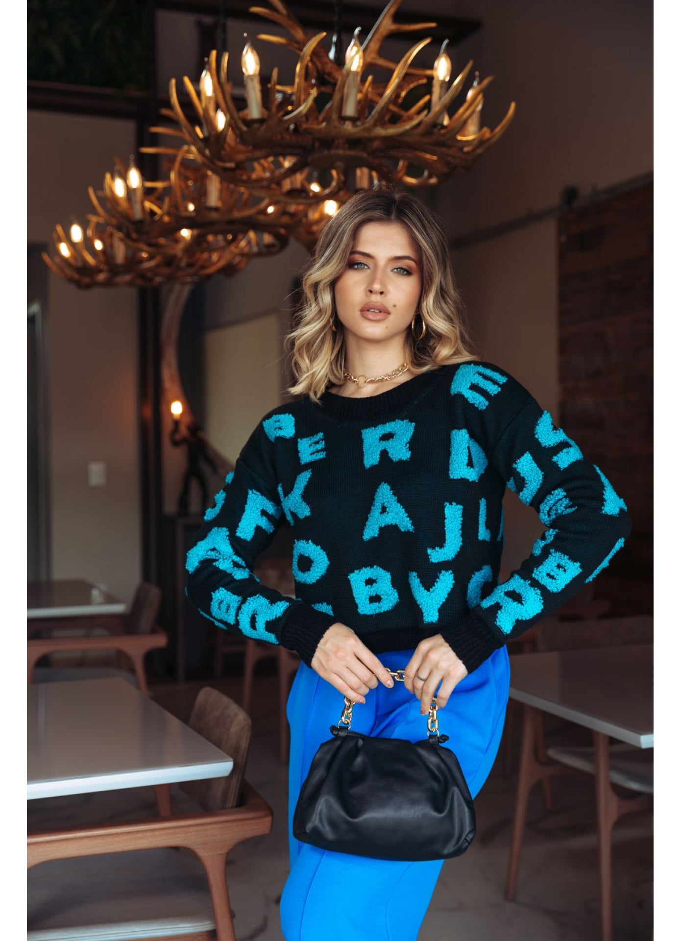 Cropped Fernanda - letter